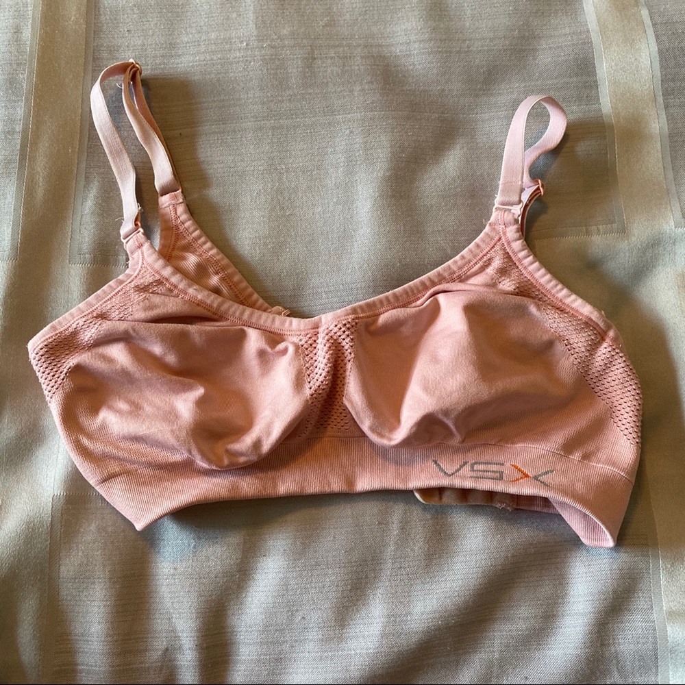 Victoria Secret Underwire Sports Bra: Pink